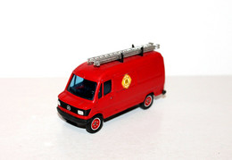 SOLIDO - MERCEDES 407D N°2131 09.90, CAMION POMPIER 1/50, PHILADELPHIA FIRE Dpt., AUTOMOBILE MINIATURE ANCIENNE (2811.6) - Camiones, Buses Y Construcción