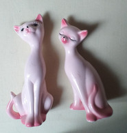 Couple De  Chats En Porcelaine De Couleur Rose, Hauteur 21 Cm - Chats