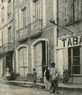 Auvillars * Débit De Tabac Tabacs TABAC , Rue De L'horloge * Villageois - Auvillar