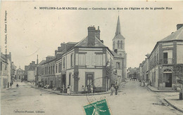 MOULINS LA MARCHE - Carrefour De La Rue De L'église Et De La Grande Rue. - Moulins La Marche