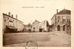 Doulaincourt * La Place Du Village Et La Mairie - Doulaincourt