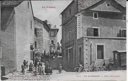 LE BLEYMARD ( La Lozère ) : Rue Principale Très Animée Et Café Du Midi - Le Bleymard