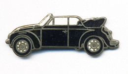 Pin's Volkswagen / Modèle Coccinelle Cabriolet (Karmann 1949-80) - Version Carrosserie Noire. Non Est. EGF. T875-21 - Volkswagen