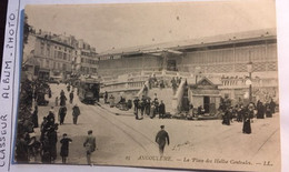 Cpa, 16 ANGOULÊME Place Des Halles Centrales, Animée Tramway, Publicité Chocolat Louit, Chaussures Pinaud, Café Au Lait - Angouleme