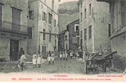 12 - ROQUEFORT - S00837 - Une Rue - Sortie Des Cabanières - Ouvrières Travaillant Aux Caves - Labouche - L1 - Roquefort