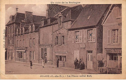 22 - JUGON - S00740 - La Place - Côté Est - Hôtel Graff - Boulangerie Briand - Commerces - L1 - Jugon-les-Lacs