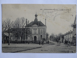 CPA 86 VIENNE - INGRANDES - La Mairie Et L'Ecole - Ingrandes