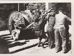 Déroulage D'un Cable Ouvriers Téléphone Touret Photo 11,5x8,5  Au Dos A.Lemonnier 18, Rue Du Square Carpeaux PARIS TBE - Sonstige & Ohne Zuordnung