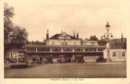 CPA - France - 18 - VIERZON - La Gare - Vieux Véhicules - Dutard Editeur - Vierzon