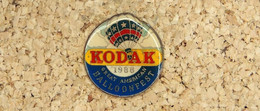 Pin's PHOTO - KODAK Montgolfière 1988 - Verni époxy - Fabricant Inconnu - Photography