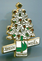 PIN'S  -  SAPIN DE NOEL TRUFFAUT - SIGNE BALLARD DORE OR FIN - Noël
