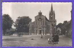 Carte Postale 59. Saint-Pol-sur-mer  Place De L'église   Très Beau Plan - Saint Pol Sur Mer