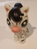 Figurine Hasbro China Chine 2006 Zèbre 斑马 Zebra シマウマ Cebra 얼룩말 Asie Asiatique En TB.Etat - Otros & Sin Clasificación