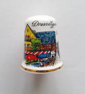 Dé à Coudre Porcelaine Rüdesheim Am Rhein Drosselgasse  -fève - Ditali Da Cucito