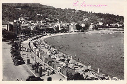 CPA - FRANCE - Le LAVANDOU - La Plage - Edition Pissot - Timbre 6f CANNES - Le Lavandou