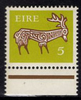 IRELAND(1968) Stag. Variety In Unissued Color And Denomination. Scott No 255. - Ongetande, Proeven & Plaatfouten