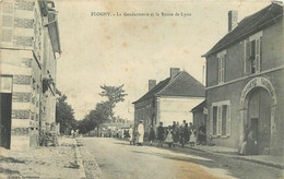 FLOGNY - La Gendarmerie Et Route De Lyon. - Flogny La Chapelle