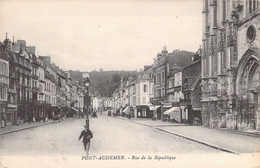 CPA FRANCE - 27 - PONT AUDEMER - Rue De La République - Animée - Collection Aux Galleries De Paris - Pont Audemer