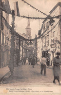 MONTFAUCON-en-VELAY (Haute-Loire) - La Grande Rue - Décorations - Montfaucon En Velay