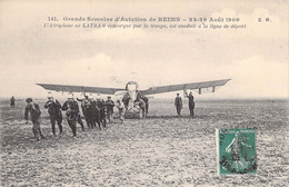 CPA - AVIATION - Grande Semaine D'Aviation De REIMS Août 1909 - 141 - Aéroplane De Latham Reporqué Par La Troupe - Demonstraties