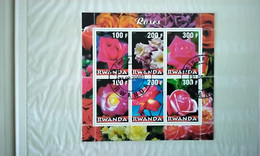 Rwanda Flowers Roses 2000 Used. - Usati
