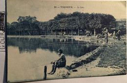 Cpa, 91 Essonne, Vigneux, Le Lac, Animée Pêcheurs, éd Blaincourt, Non écrite - Vigneux Sur Seine