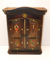 *JOLIE ANCIENNE ARMOIRE De POUPEE BOIS XXe Décor Personnages PEINTS Datée 1862  E - Autres & Non Classés