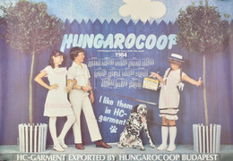 1984 Hungarocoop Retro Reklám Naptár Plakát, Design: Pál Csathó, Ofszet, Papír, Feltekerve, Lapszéli Apró Sérülésekkel,  - Andere & Zonder Classificatie