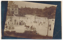 * T1/T2 Arad, Fő Tér, Lovaskocsik, Városi Vasút, Kisvasút, Vonat / Main Square, Horse Carts, Urban Railway, Train. Photo - Ohne Zuordnung