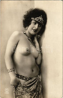 ** T2/T3 Meztelen Erotikus Hölgy Diadémmal / Erotic Nude Lady With Diadem. P.C. Paris 1720. Made In France (EK) - Ohne Zuordnung