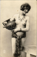 ** T2 Meztelen Erotikus Hölgy Diadémmal / Erotic Nude Lady With Diadem. P.C. Paris 1601. Made In France - Zonder Classificatie