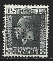 New Zealand 1916. Scott #160 (U) King George V, Perforated - Gebraucht
