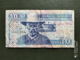 Namibia / 10 Dollars / 2001 / P-4(b) / FI - Namibië