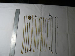 Lot De10 Chaines Et 6 Pendentifs. - Colliers/Chaînes