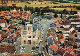 Digoin * Vue Aérienne Sur La Place De L'église Et La Commune - Digoin