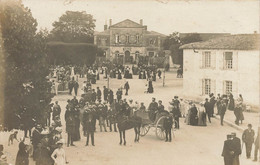 Mauzé Sur Le Mignon * Carte Photo * Jour De Fête * Place De La Mairie * Attelage - Mauze Sur Le Mignon