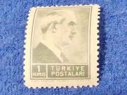 TÜRKEY--1940-50-    1K  ATATÜRK.  DAMGASIZ - Ungebraucht