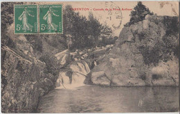 Barenton , Manche. Cascade De La Fosse Arthour. CPA Timbrée, 2 Scans - Barenton