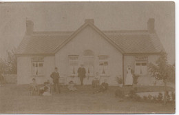 REAL PHOTOGRAPHIC POSTCARD - BUNGALOW - PEOPLE - POSTED FROM BRIDGEND - GLAMORGAN 1905 WITH DUPLEX POSTMARK - Glamorgan