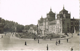 48798. Postal VALLADOLID. Vista Academia De Cabelleria Y Monumento A Zorrilla - Valladolid