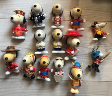 Lot De 12 Figurines SNOOPY Mcdonald 1999 Et 2 Porte Clefs - Pez