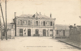 Fontenay Le Comte * Façade De La Gare De La Commune * Ligne Chemin De Fer - Fontenay Le Comte