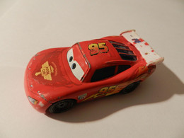 Disney Cars  95 LMC Queen (lengte 75mm)    *** 3725   *** - Other & Unclassified