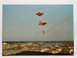 CPSM.  Parachutisme - Les Circaètes - Parachutting