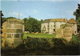 27  Harcourt  - Chateau  -  Les Tours De L'enceinte ,  La Cour D'armes  Ou Basse Cour - Harcourt