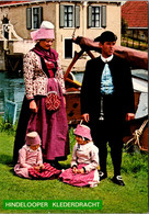 Netherlands Hindeloopen Local Family In Traditional Costume - Hindeloopen