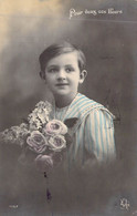 Fantaisie - Enfants -garçon Porte Un Haut A Rayure Blanc Et Bleu - Bouquet De Fleurs - Carte Postale Ancienne - Ritratti