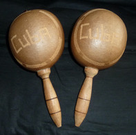 Une Paire De Maracas - CUBA - Musical Instruments