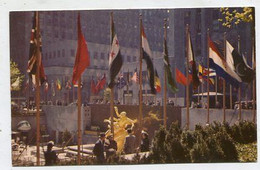 AK 118202 USA - New York City - Rockefeller Center - Sunken Plaza - Plaatsen & Squares