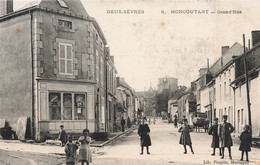 Moncoutant * 1908 * Grand'rue * Enfants Villageois * Commerce Magasin - Moncoutant